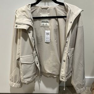 NWT rain / travel lightweight jacket with hood from A&F size S